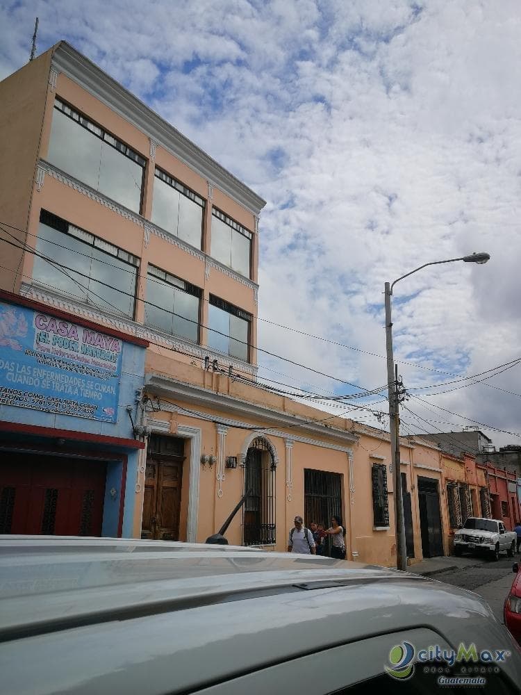 Venta de Edificio en zona 1 ideal para inversionistas - 1