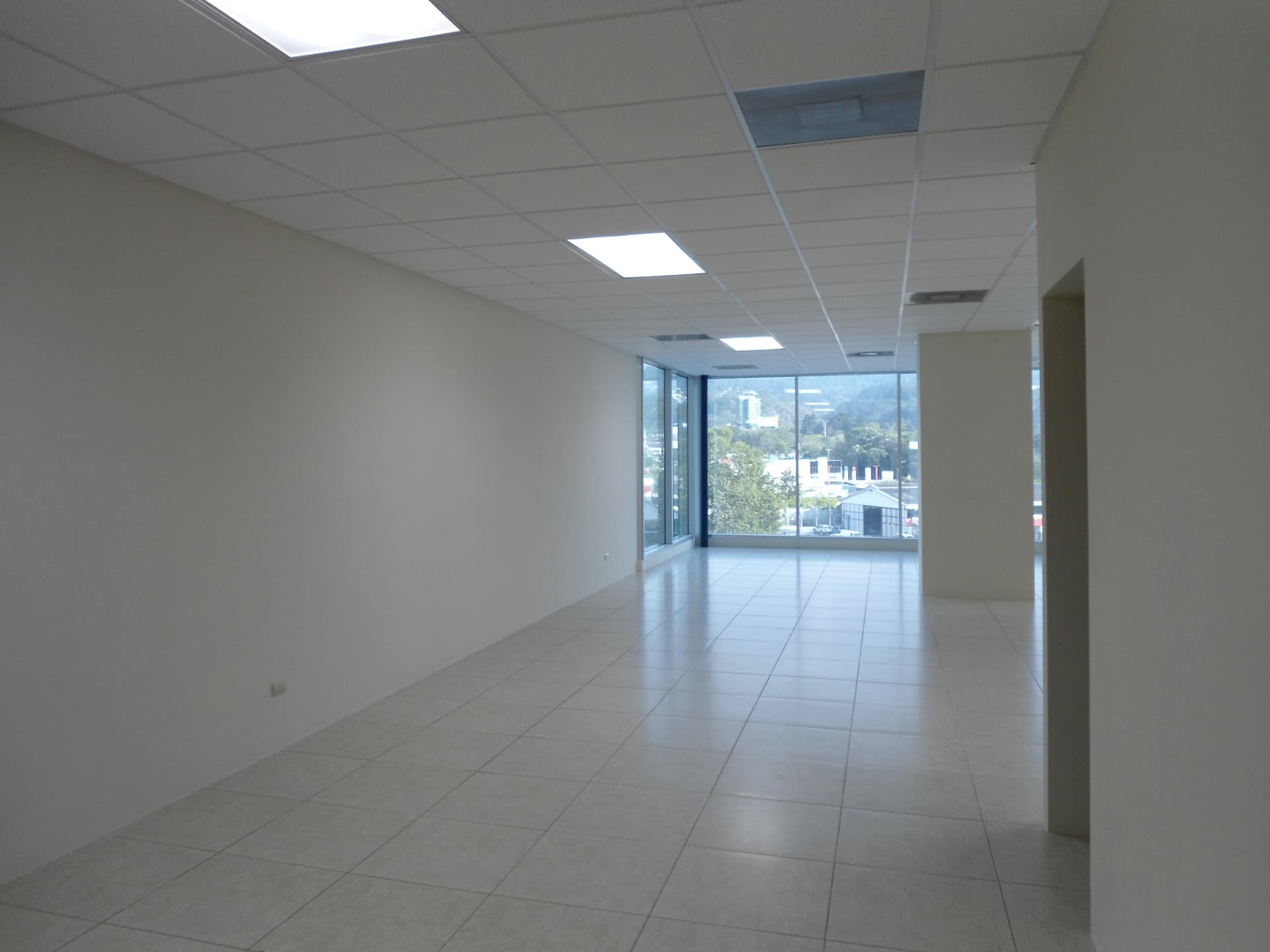 Oficina en Alquiler en Zona Pradera Guatemala - 1