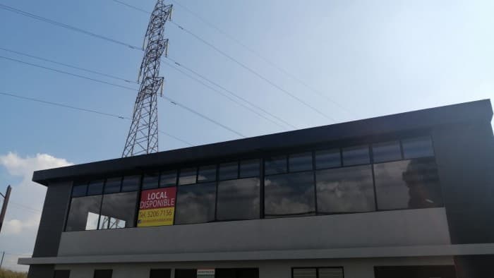 LOCAL COMERCIAL EN PARADOR DE BARCENAS! - 1