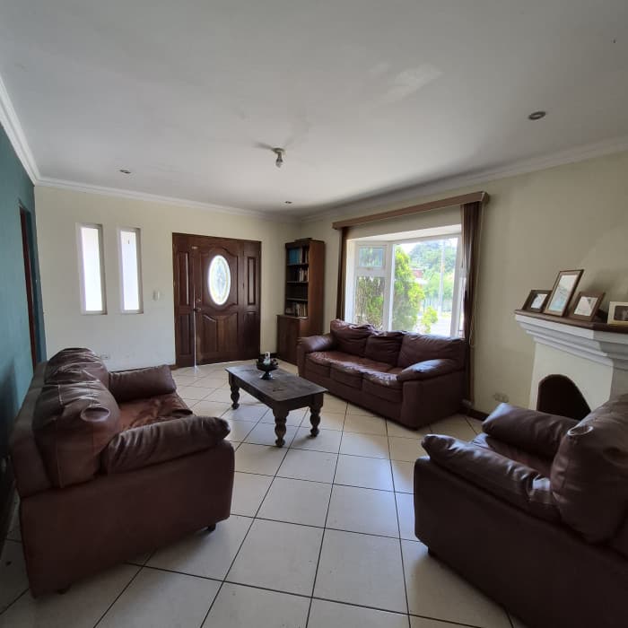 Casa de esquina en venta Km. 18 Carretera Salvador - 1
