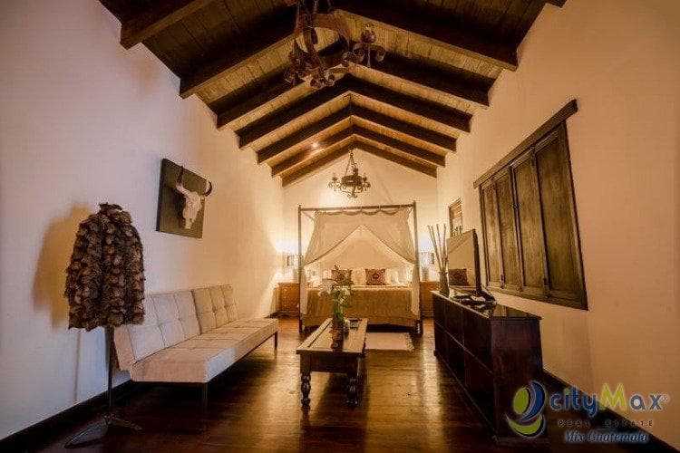 Astonishing house for sale in Antigua Guatemala - 1