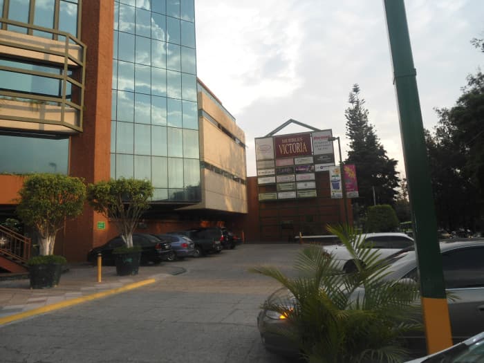Local en venta para inversion en zona 13 Americas - 1