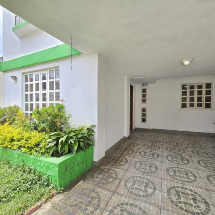 Casa en Renta Condominio sobre Bulevar San Cristóbal - 1