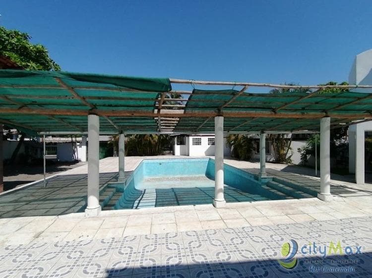 Hotel en Venta Puerto San José, Excelente Ubicación - 1