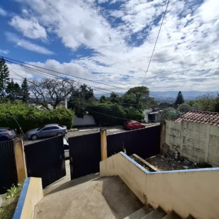 Ofi-Bodega en Venta San Cristóbal Zona 8 de Mixco - 1