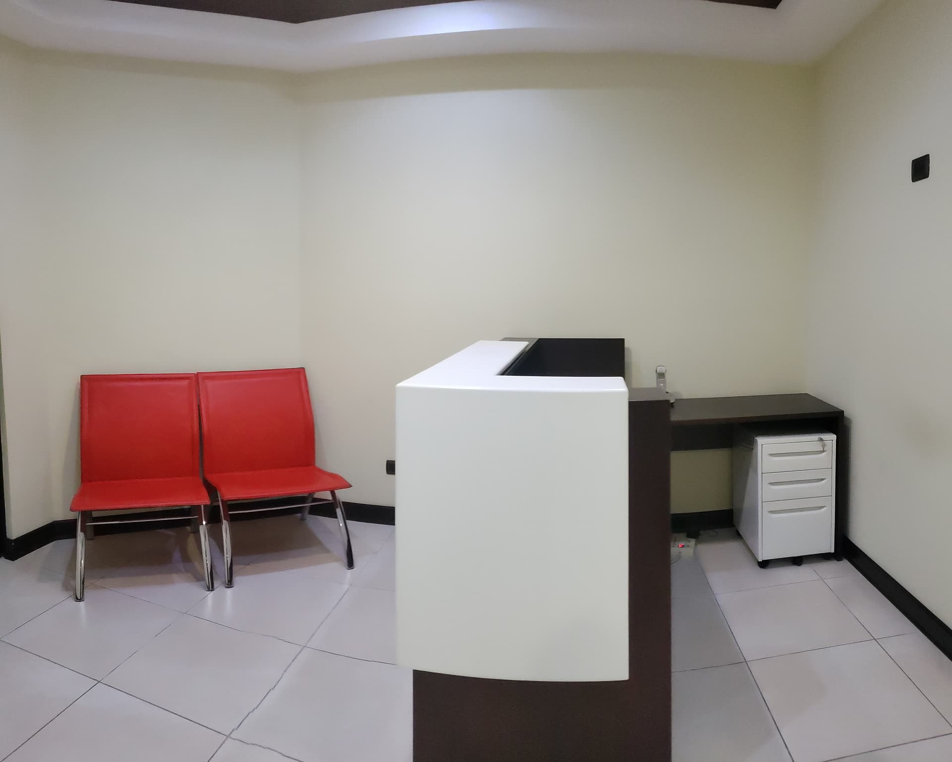 Oficina en Renta y Venta zona Pradera Zona 10 - 1
