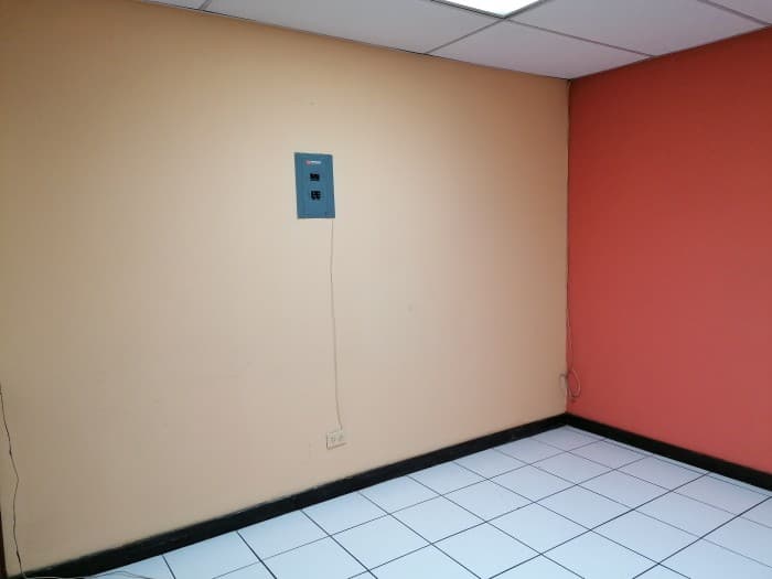 Oficina en VENTA en zona 4 Torre Profesional - 1