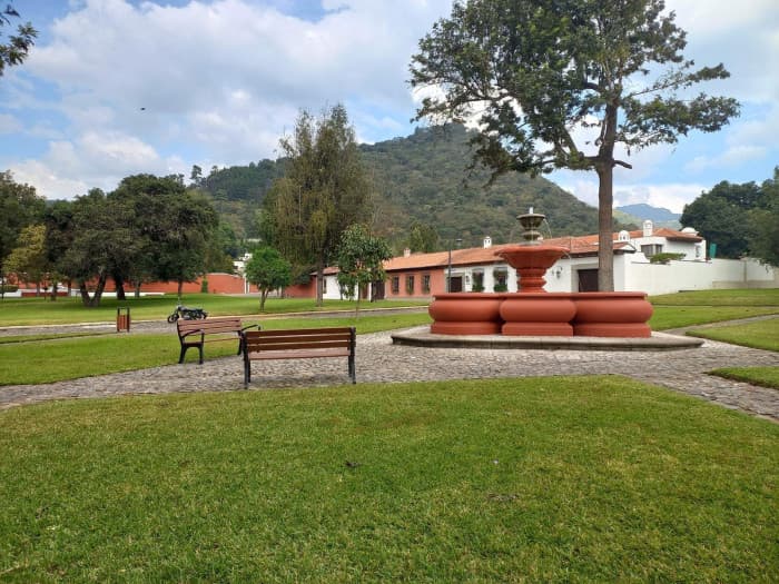 ANTIGUA GUATEMALA CASA CONDOMINIO GRAVILEAS - 1