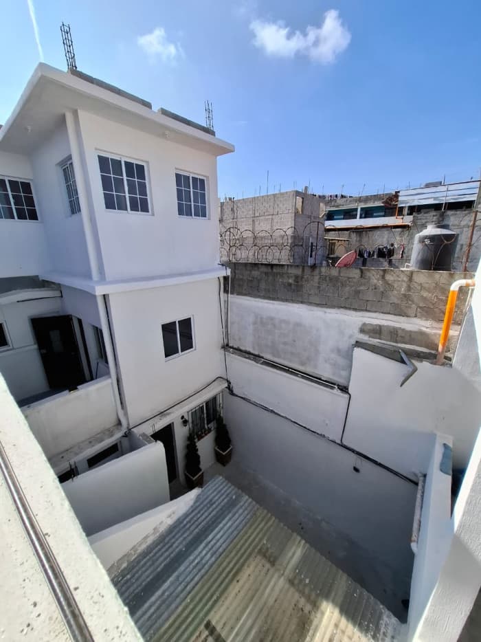 En venta edificio con 7 apartamentos en Zona 7 - 1