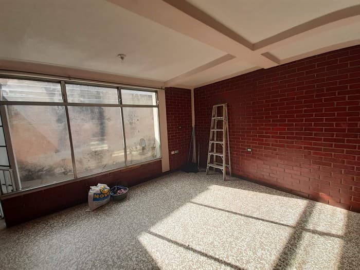 Propiedad en Venta con Apartamentos en Calzada San Juan - 1