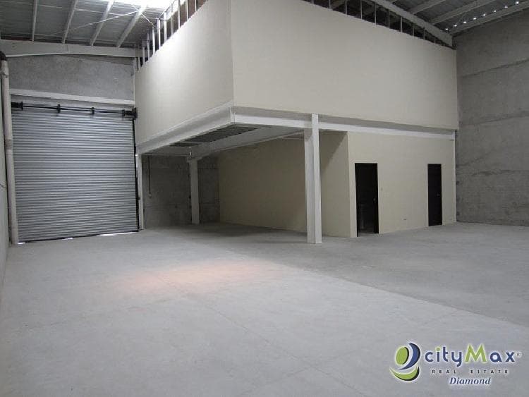 ALQUILER de bodega en km. 22 Carretera al Salvador - 1