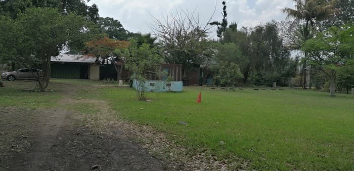 Venta Chalet terreno grande Amatitlan 10000 vrs - 1
