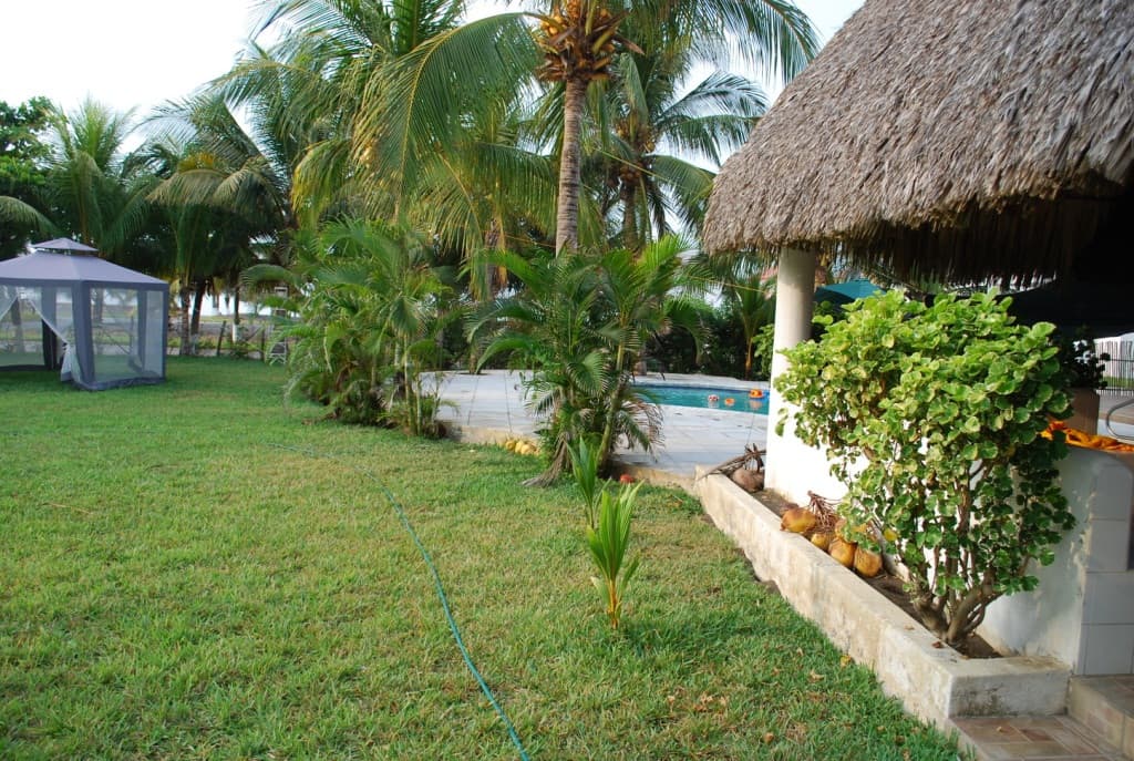 Casa de Playa en Venta en Monterrico - 1