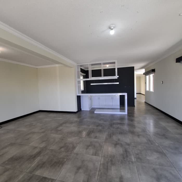 En venta casa de 4 habitaciones en Cañadas del Encinal - 1