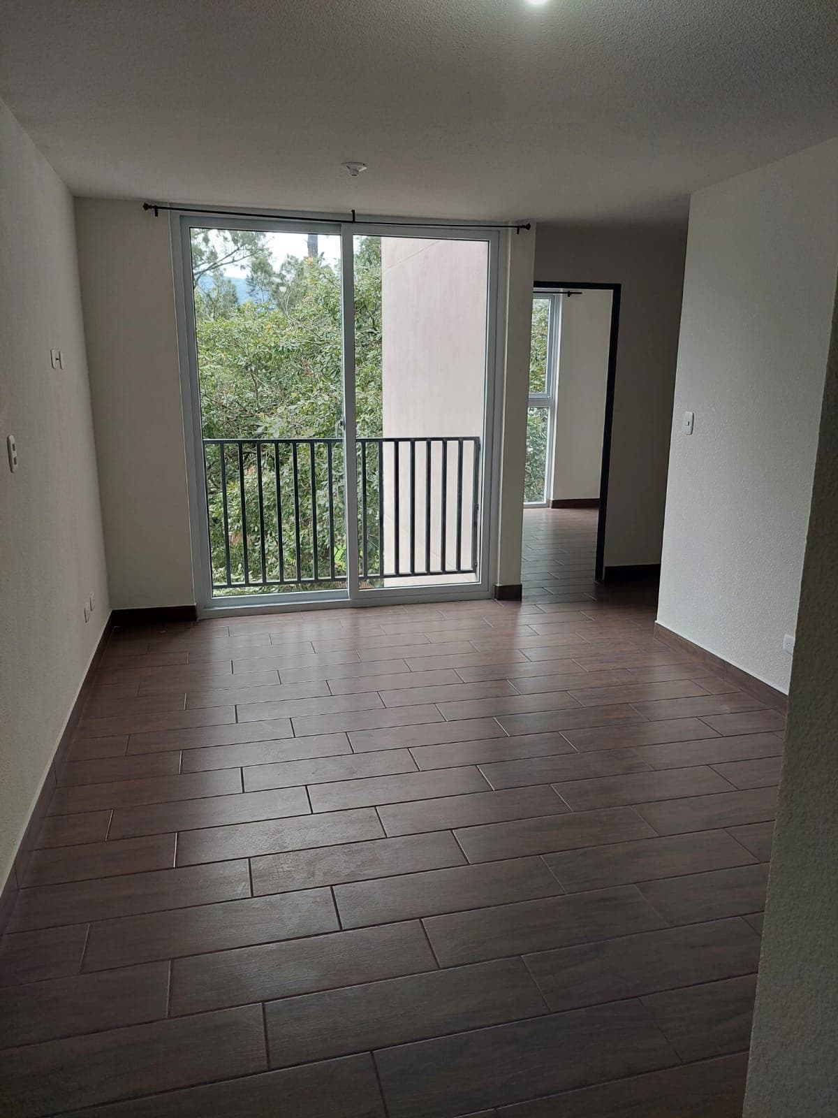 Apartamento Económico en Venta en Zona 10 Mixco - 1