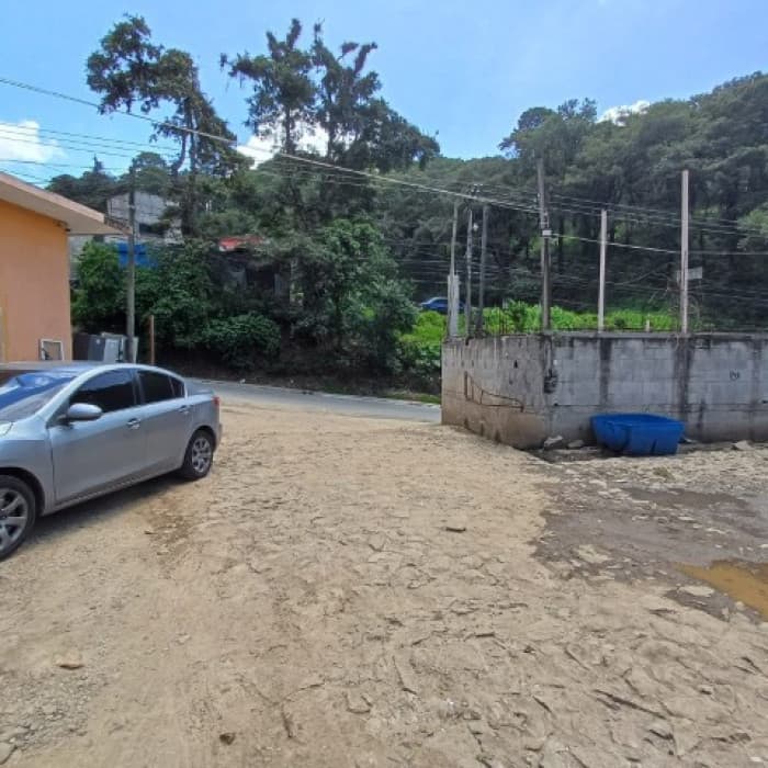 Terreno Comercial en Venta San Juan Sacatepéquez - 1