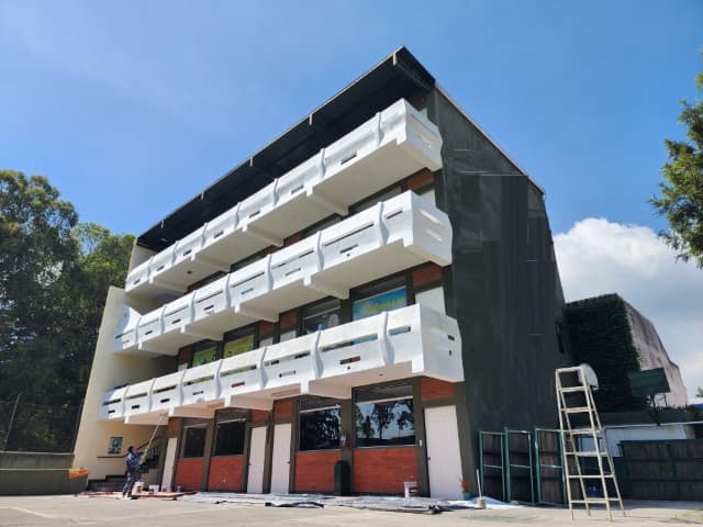 Edificio y Dos Terrenos en Renta, sobre Interamericana - 1