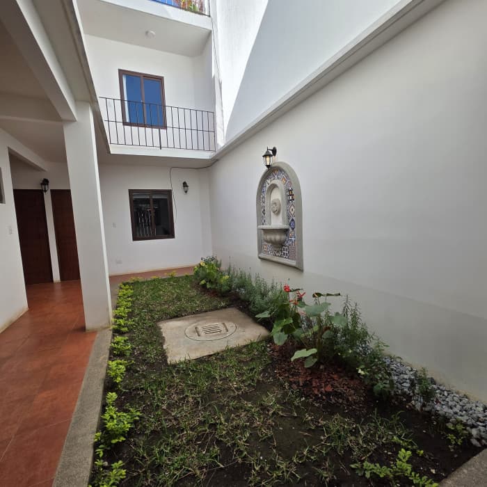 En Venta Casa de 2 niveles cerca Antigua Sacatepéquez - 1