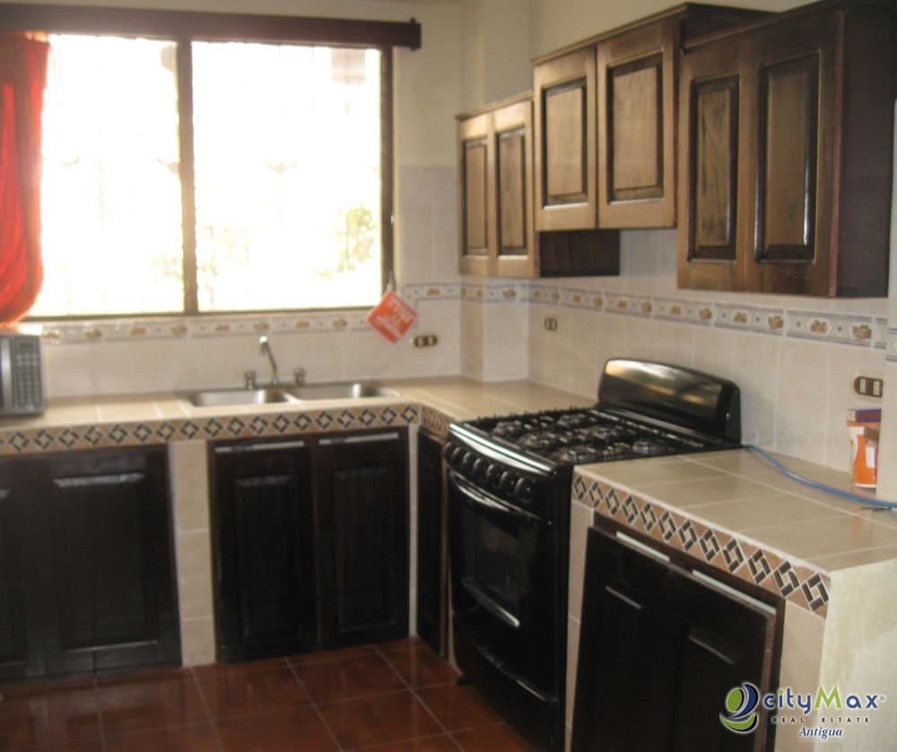 CASA EN CONDOMINIO SAN LUCAS SACATEPÉQUEZ - 1