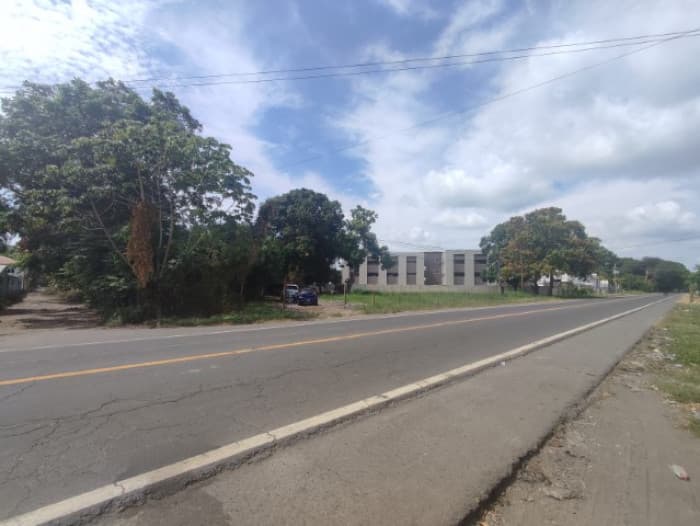 Terreno Comercial en Renta sobre Carretera al Puerto - 1