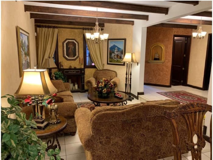 Preciosa casa en venta en Zona 2 Jocotenango - 1