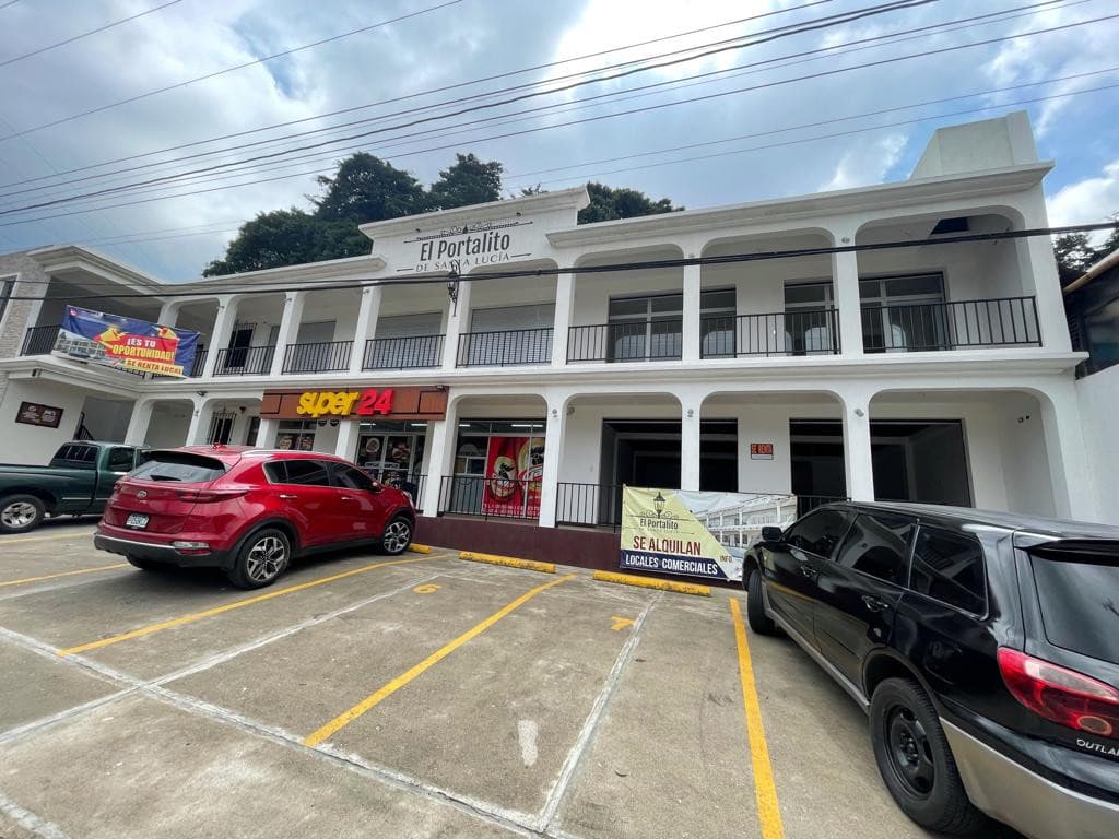 Locales en #Renta, Plaza el portalito - 1