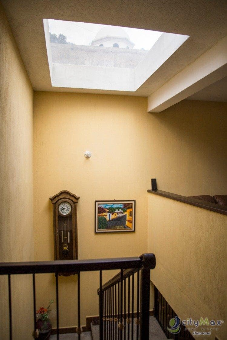 VENTA HERMOSA CASA EN JOCOTENANGO DENTRO DE CONDOMINIO - 1