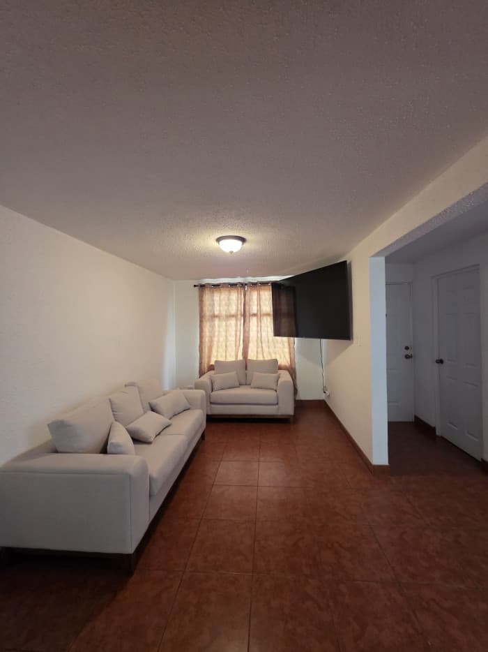 Casa amueblada en renta, Santa Lucia Milpas Altas - 1