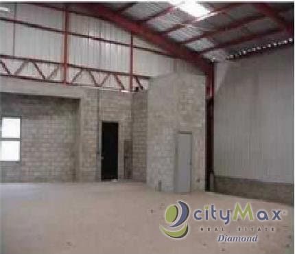 Alquilo Bodega con 600 m2 en Boca del Monte. - 1