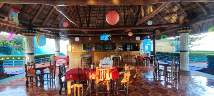 Hotel en venta en El Estor Izabal - 1