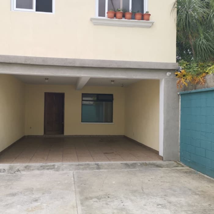 Casa en Renta en Condominio sobre Bulevar San Cristóbal - 1