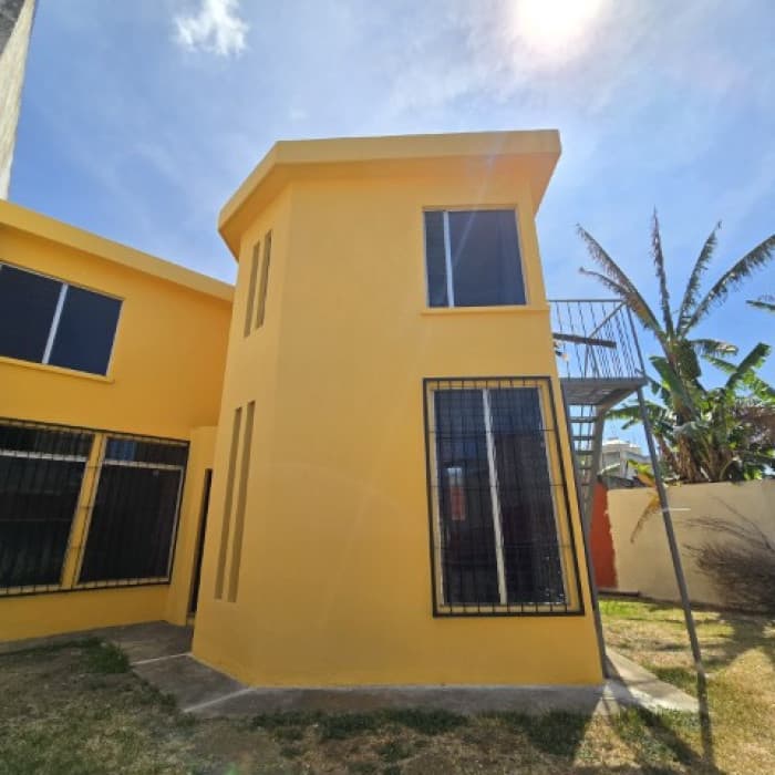 Casa en Venta Pinares de San Cristóbal Zona 8 de Mixco - 1