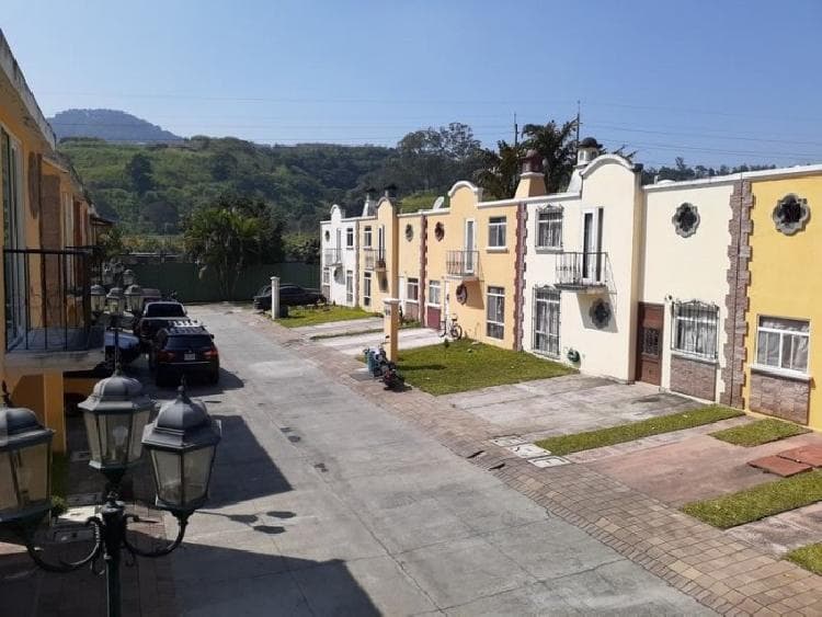 Casa en Venta Villa Canales en Condominio con Garita - 1