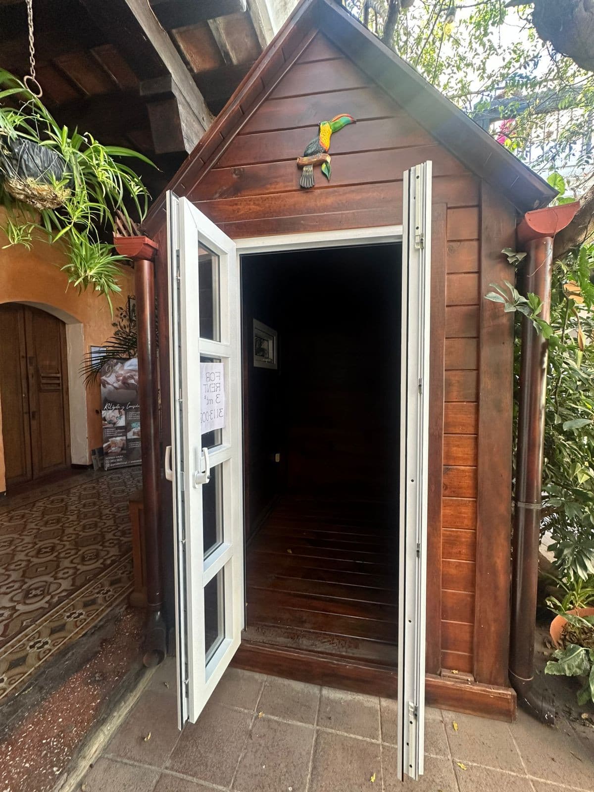 SE RENTA LOCAL PEQUEÑO tipo Kiosko - 1