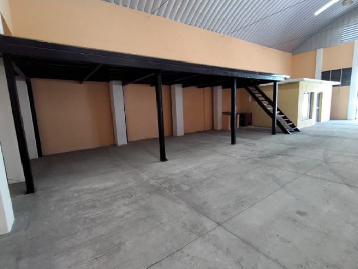 Bodega en Renta Zacapa a 600 mts Carretera al Atlántico - 1