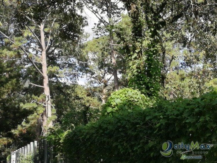 Terreno residencial en venta en Los Pinos Mixco zona 7 - 1