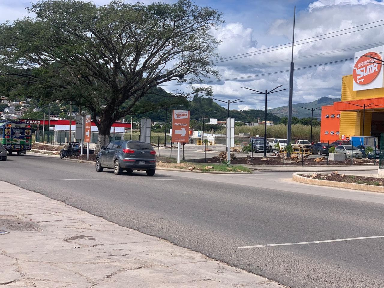 Locales en Renta en Plaza Sobre Carretera a Jutiapa - 1