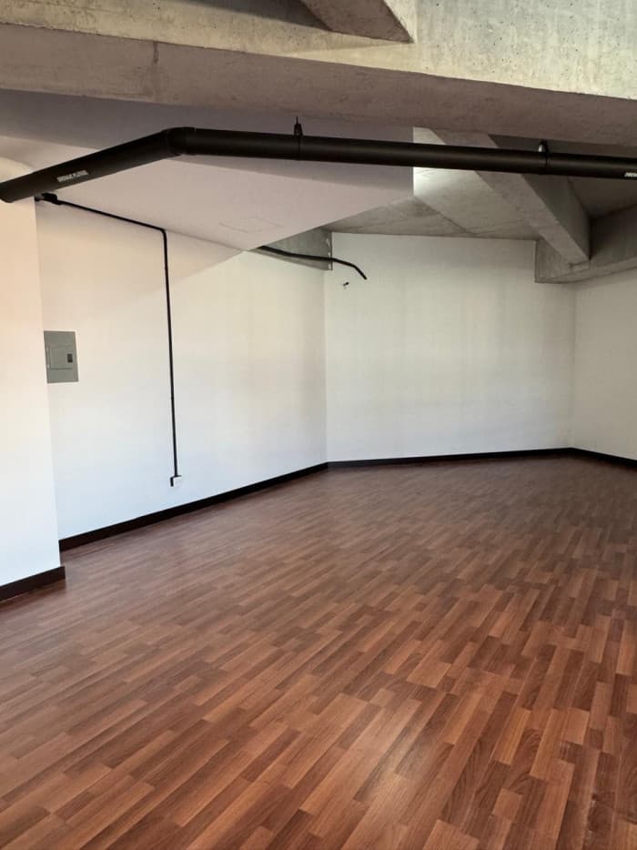 Oficina de 90 mts2 en zona 4 en renta Edificio Séptimo - 1
