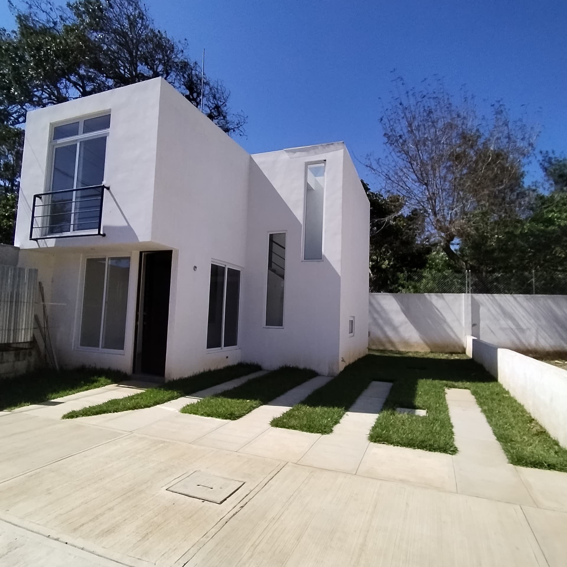 CASA EN VENTA KM 30.5 CARRETERA STA. ELENA BARILLAS - 1