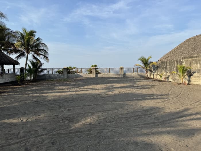Terreno frente a la playa en venta en Monterrico Guate - 1