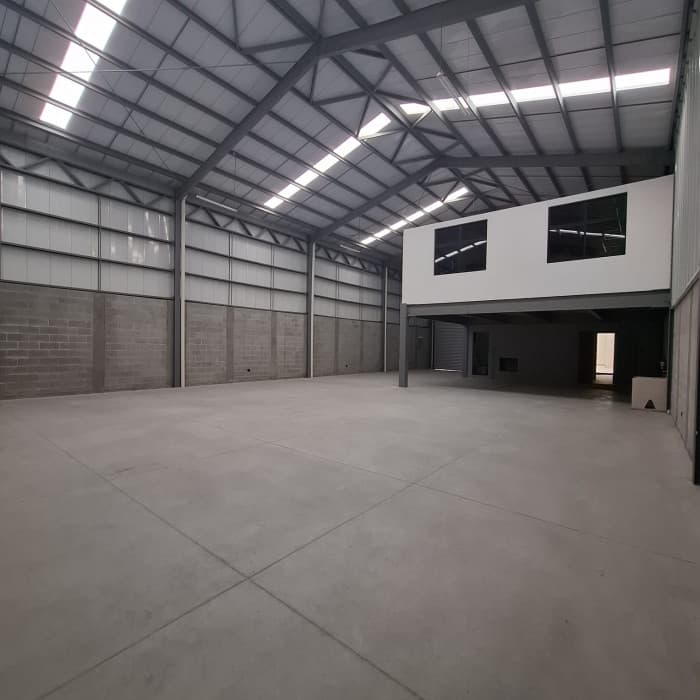 Ofibodegas de 406.10 m2 en Renta en Villa Canales NUEVA - 1
