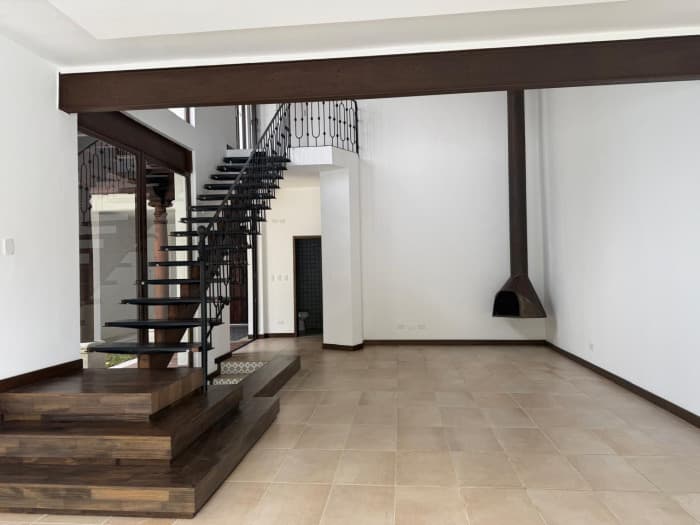 SE VENDE EN HACIENDA DEL COMENDADOR, ANTIGUA GUATE. - 1
