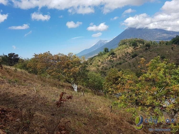 Terreno en Venta de 2.6 manzanas en San Vicente Pacaya - 1