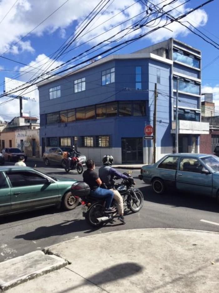 Edificio en renta zona 5 La Palmita - 1