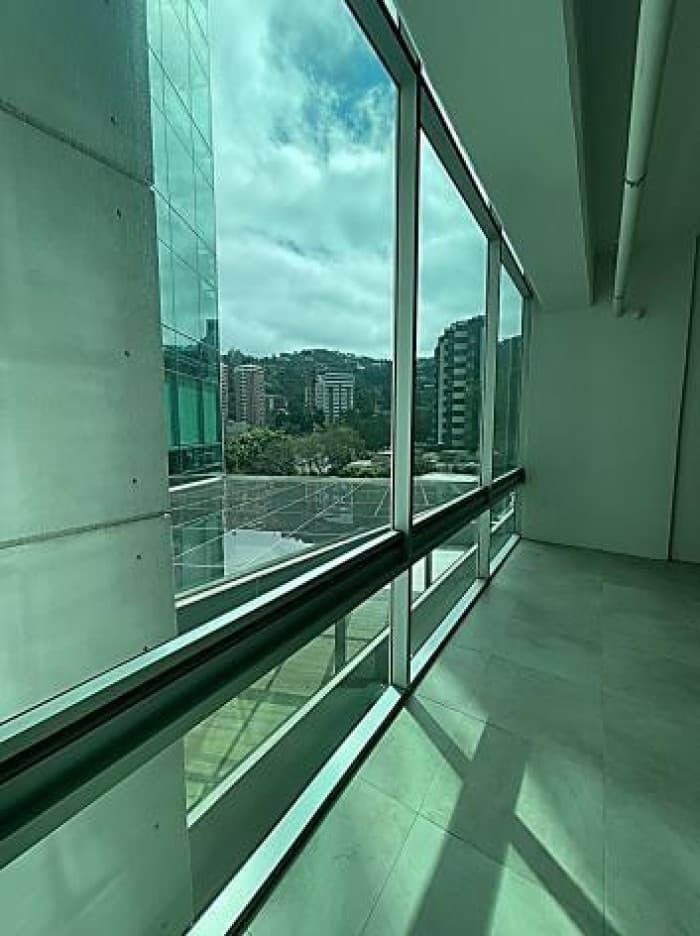 Oficina Nueva en venta en obra gris en zona 15 VH 2 - 1