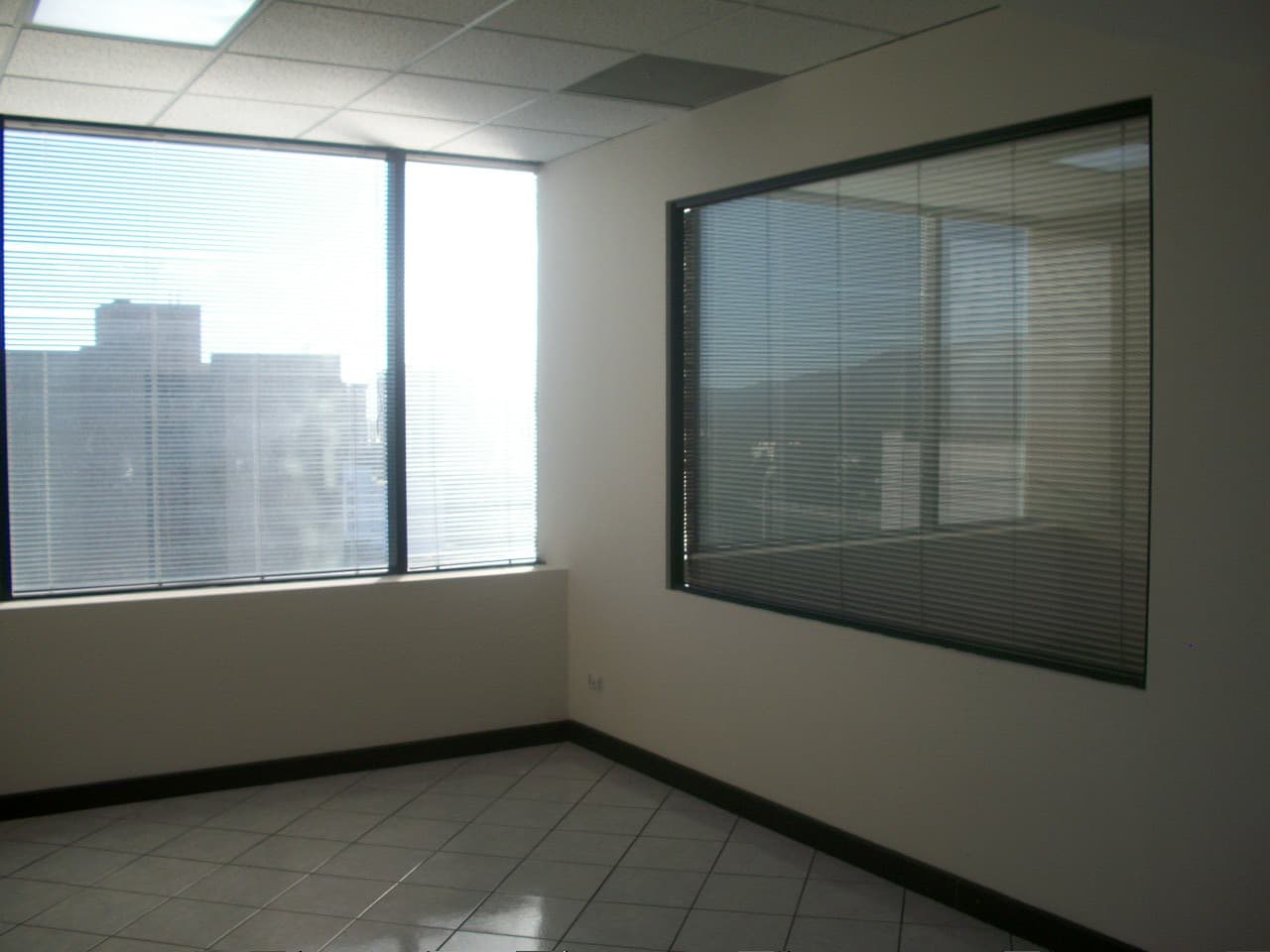 Oficina en Renta o Venta en Europlaza Zona 14 - 1