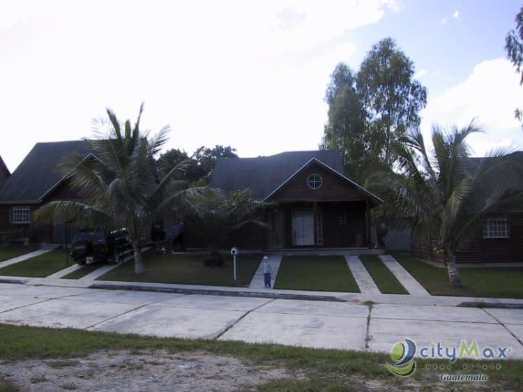 Vendo condominio de casas en San Benito Petén - 1