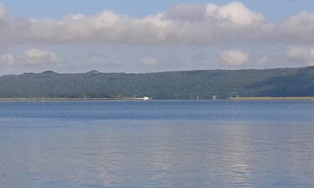 Vendo hermoso terreno en el lago Peten Itzá con 25mts de playa - 1