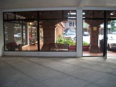 Local en renta a pocos minutos del centro de Antigua Guatemala - 1