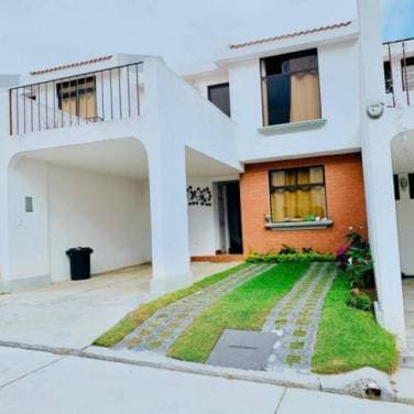 CityMax Antigua renta casa amueblada en residencial de Santa Lucia Milpas Altas - 1